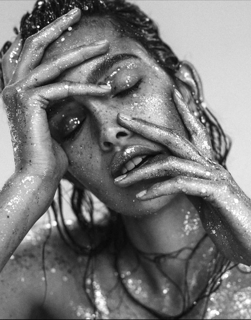 تصویر نمونه برای سفارش طراحی چهره سیاه قلم